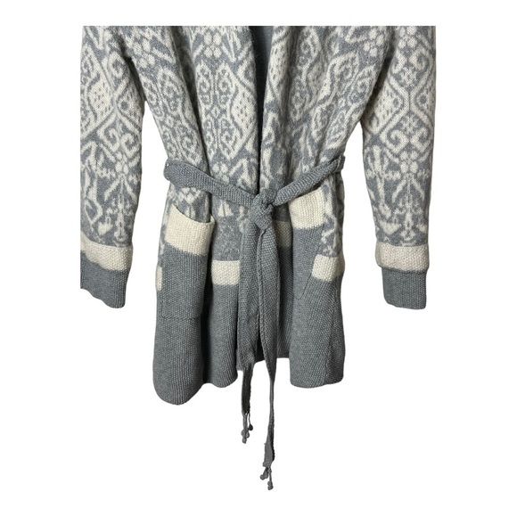 1397. ANTHROPOLOGIE BY ELOISE INTRASIA FAIR ILSE CARDIGAN/ROBE MEDIUM GRAY/CREAM - Picture 6 of 12